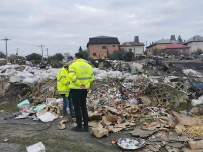 Gunoaie la Sintești/FOTO: Garda de Mediu