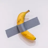 Banana lipită pe un perete s-a vândut cu 6.200.000 $, la licitație - Foto: Profimedia Images