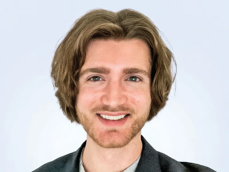 Cocchiarella a ales calea antreprenorului ca YouTuber