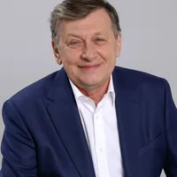 Crin Antonescu asigură că serviciile de informaţii ”nu vor avea nicio influenţă în politică” foto: Facebook/ Crin Antonescu