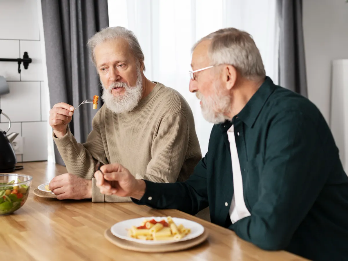 Medicii avertizează: Aproape toți cei cu boli de inimă consumă prea multă sare