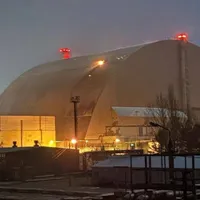 Explozie urmată de incendiu la centrala nucleară Cernobîl. Zelenski: Rușii au atacat scutul cu drone - Foto: X/ Eva_CZ1