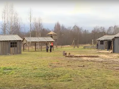 Lagărul construit pentru educarea patriotică a copiilor din Karelia/FOTO: YouTube(captură)