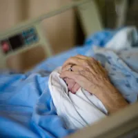 O femeie a fost trimisă acasă de medici să se trateze cu pastile, deși suferise un infarct - Foto: Profimedia / imagine cu caracter ilustrativ