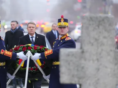 33 de ani de la Revoluția din '89. Iohannis a depus o coroană de flori în memoria victimelor - FOTO: Facebook/Administratia prezidentiala