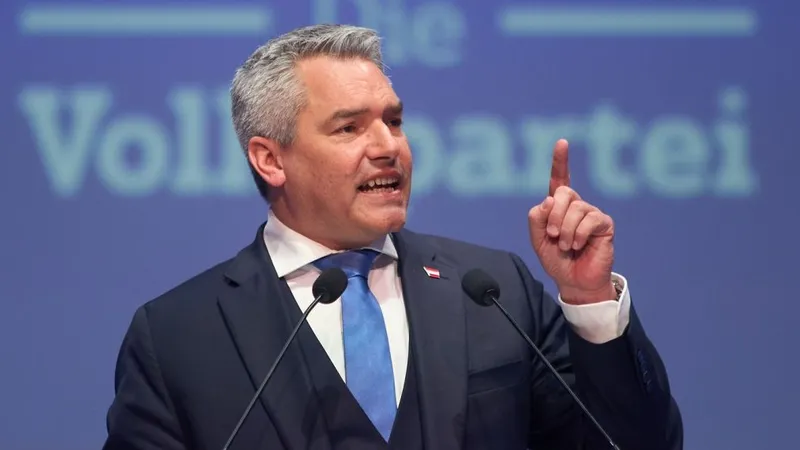 Un europarlamentar al lui Karl Nehammer e pentru intrarea României în Schengen - Foto: Profimedia Images