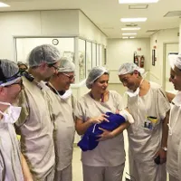 Copilul născut din uterul transplantat. Foto New York Post