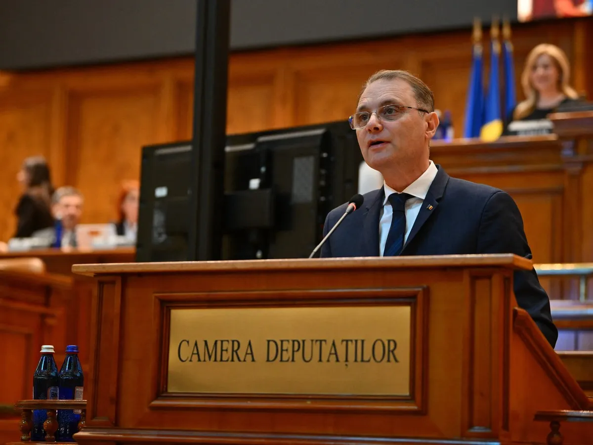 Luca Nicuelscu, premierul României - Foto: Profimedia Images