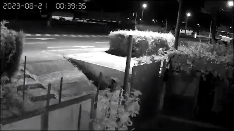 Cutremur de 4,5 grade, în Gorj. Cum s-a simțit și auzit la Târgu Jiu, camere video „bubuie” - Foto: captură video