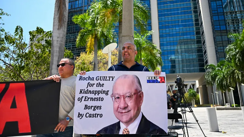 Ambasador al SUA în Cuba, „cârtiţă” pentru guvernul comunist. A primit 15 ani de pușcărie - Foto: Profimedia Images