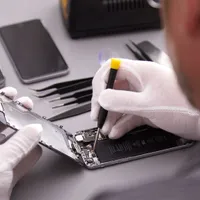 Apple vinde, în premieră, piese de schimb și unelte pentru repararea iPhone-urilor și a Mac-urilor. / Foto: groupon.com