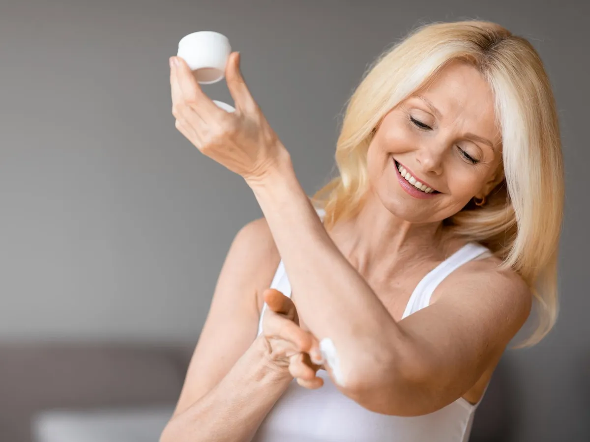 Cum să scapi de durerile articulare cu brusture și rozmarin? Unguentul care îți ia durerea pe loc