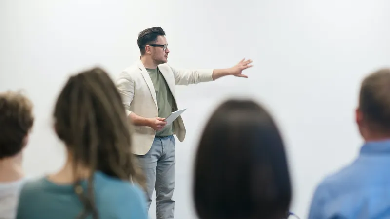 Profesorii își pot schimba laptopurile și telefoanele din prima didactică. Ce pot cumpăra de 1500lei Foto: Pexels (fotografie cu caracter ilustrativ)