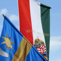 Doar 10% dintre maghiarii din Transilvania consideră că patria lor este România/foto: kronika.ro