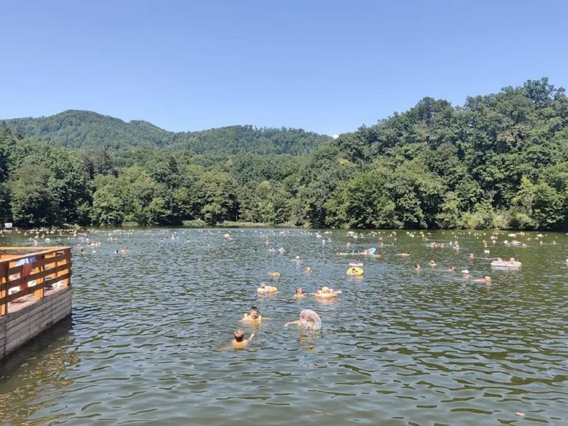 Ce lac din România deține 3 recorduri mondiale - Foto: zigzagpeharta.ro