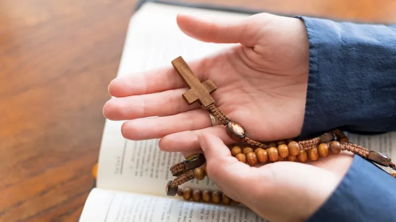 Sărbătoare religioasă pe 26 aprilie. Din nou e cruce neagră în calendar Foto: Freepik.com - rol ilustrativ