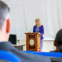 Cât a plătit statul român pentru extrădarea fugarilor? În curând se va face din buzunarul lor Foto? Facebook/Alina Gorghiu