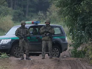 Poliția de frontieră la granița Polonia-Belarus/Foto: euroactiv