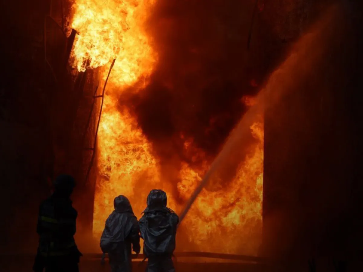 VIDEO Explozie la o rafinărie din Rusia, lângă baza aeriană strategică Engels, după un atac cu drone