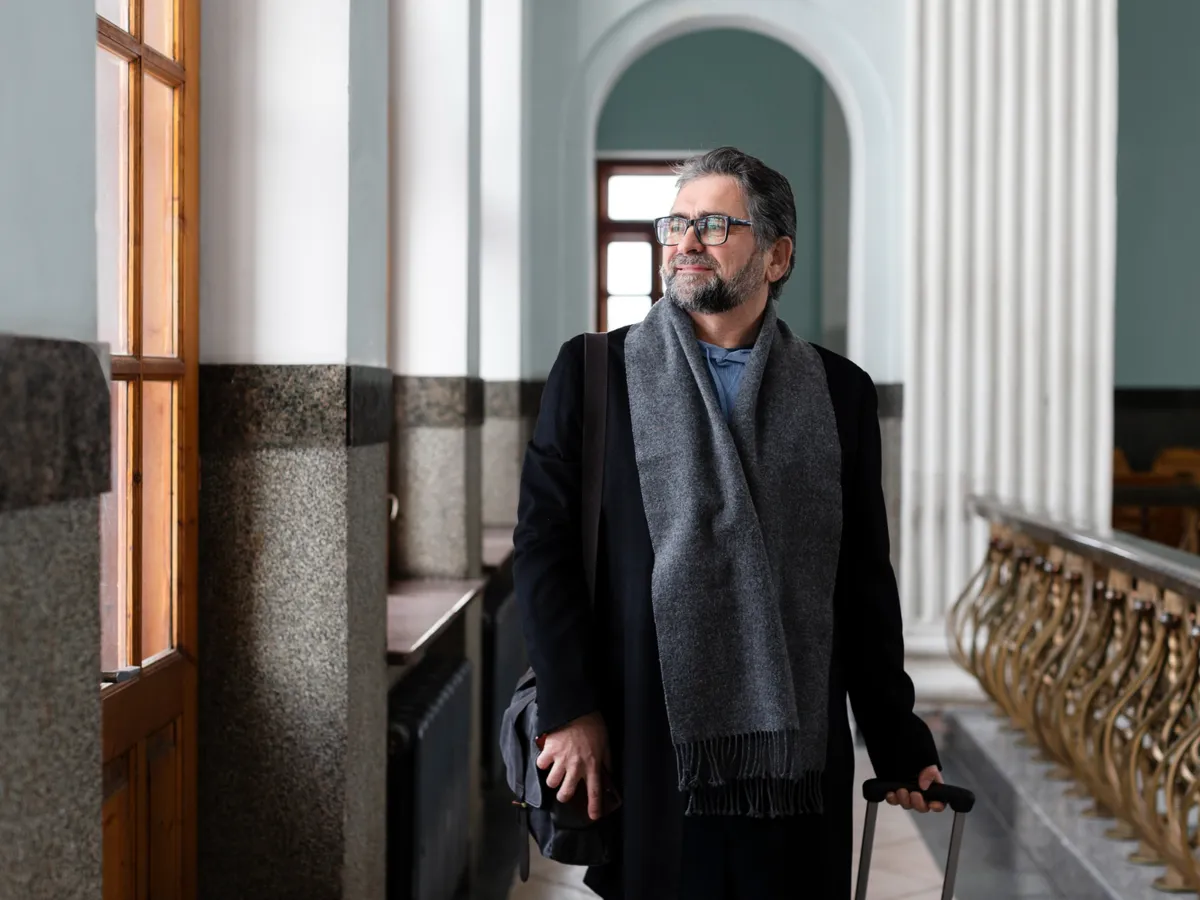 Bărbat la muzeu - Foto: Magific.com (Imagine cu rol ilustrativ)