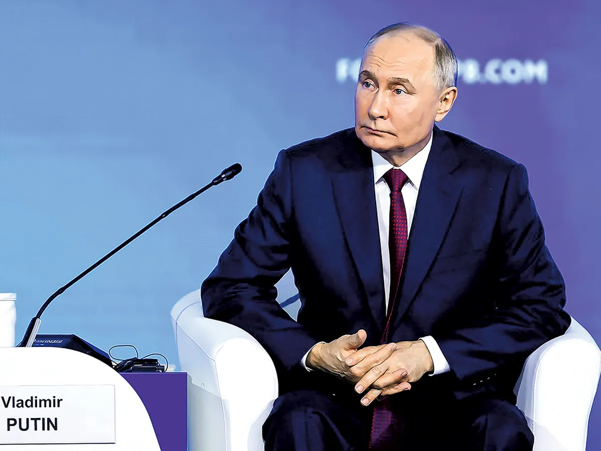 Vladimir Putin a dezvoltat
mai multe rețele pentru războiul hibrid - Foto: Profimedia Images