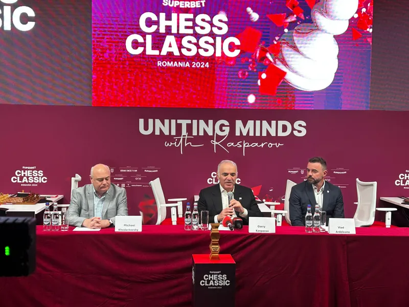 Garry Kasparov, la București: Mă simt în siguranță în România, nu și în Ungaria sau Austria - Foto: NW