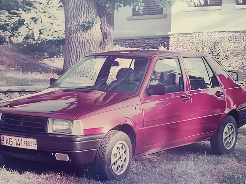Modelul Dacia proiectat acum 40 de ani în comunism și făcut în capitalism. Îi sărea luneta - Foto: forum.metrouusor.com
