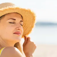 De ce ne simțim obosiți după ce stăm la soare? Ce să faci ca să nu îți fie rău după plajă - Foto: Freepik.com (Imagine cu rol ilustrativ)
