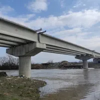 Finalizarea unui pod peste Mureș, întârziată cu 3 ani: Primarul comunei dă vina pe condițiile meteo - Foto: Albapres.ro