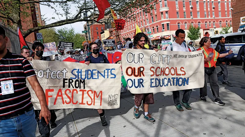 Înghețarea finanțărilor la universitățieste contestată de CUNY și partenerii universității Columbia și s-ar putea transpune în mai puține oportunități academice pentru absolvenți