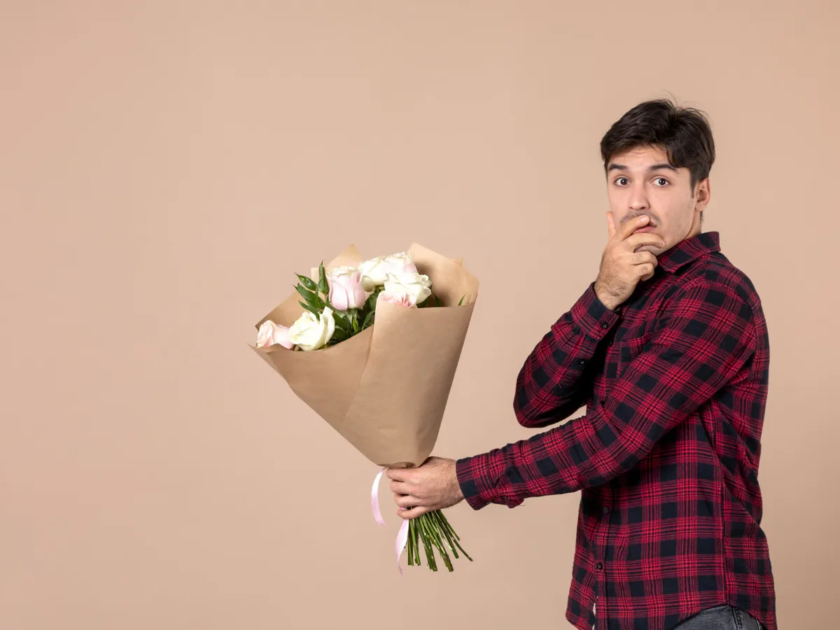 Ce culoare este interzisă într-un buchet cu flori. Florile galbene sunt considerate „vestitori ai separării”