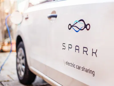 Businessul cu mașini electrice de închiriat șchioapătă și în România. Spark iese de pe piață - Foto: Spark