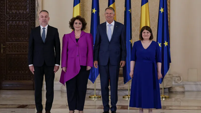 Președintele Klaus Iohannis și noii judecători de la CCR/FOTO: Inquam Photos / Octav Ganea