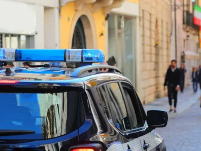Un bărbat a fost amendat cu 30.000 lei și a rămas fără mașină din cauza unor sacoșe cu haine - Foto: Arhiva (imagine cu rol ilustrativ)
