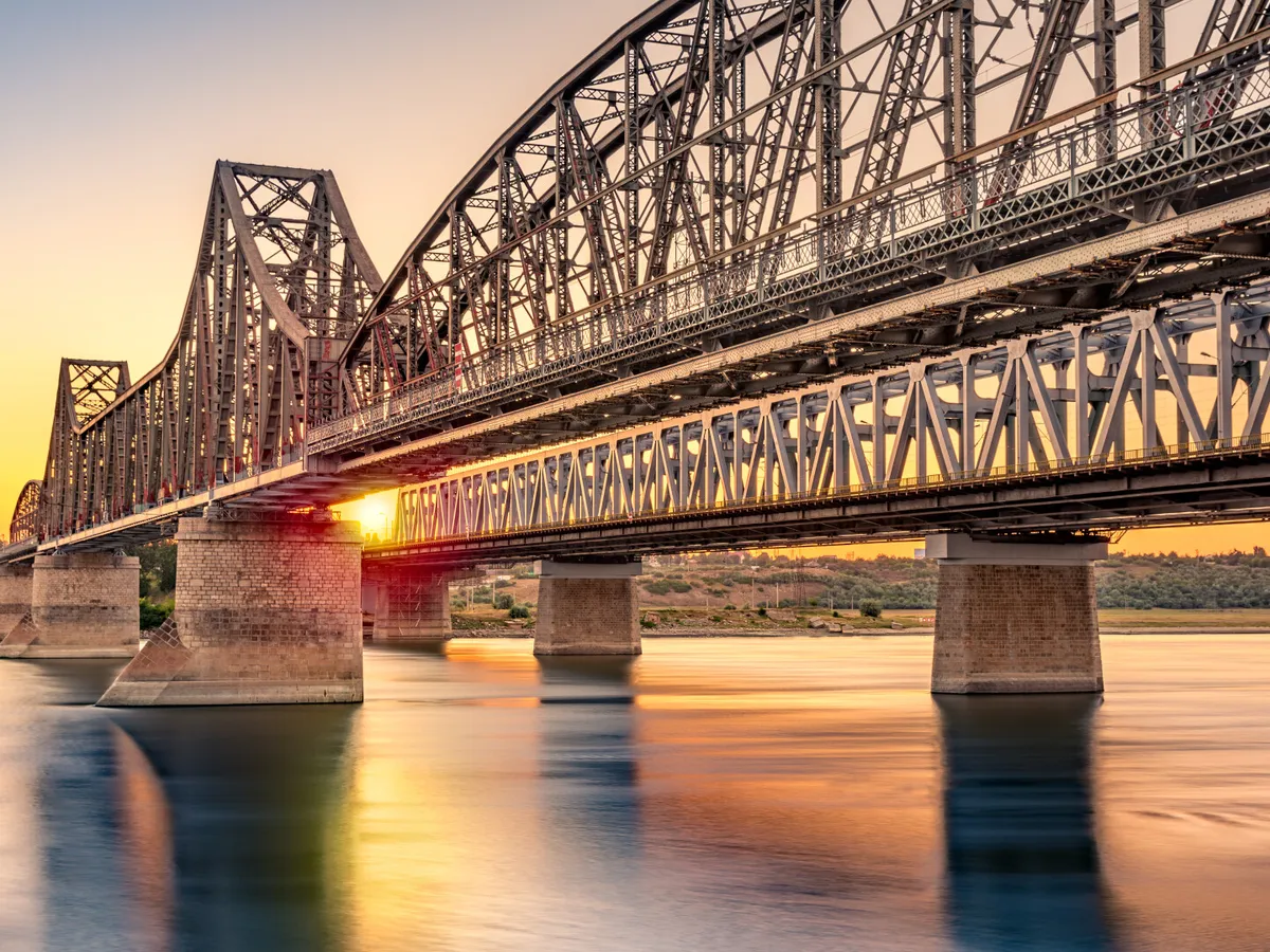 Prețul taxei de pod Fetești-Cernavodă a fost modeficat. Câți bani trebuie să plătească șoferii Foto:  Shutterstock  (fotografie cu caracter ilustrativ)