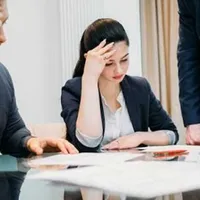 Complicație în instanţele românești după ce englezii au inversat ordinea prenumelor