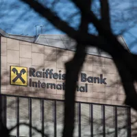 De ce a fost amenințată Raiffeisen Bank de către SUA? Ce activități a derulat banca în Ucraina? - Foto: Profimedia Images