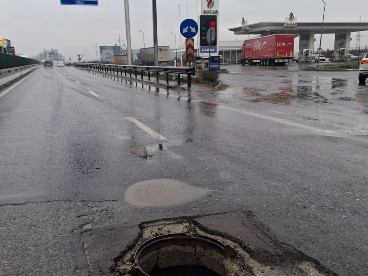 Gaură „ucigașă”, pe Centura București, pe banda 2. - Foto: Facebook / Info Trafic Bucuresti si Ilfov