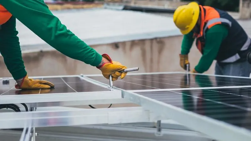 STUDIU Pui pompă de căldură și fotovoltaice în loc de centrală pe gaz? Se amortizează în 12 ani - Foto: pexels.com