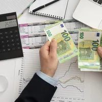 Românii ar putea câștiga mii de euro lunar în  alte țări europene Foto: Freepik.com - rol ilustrativ