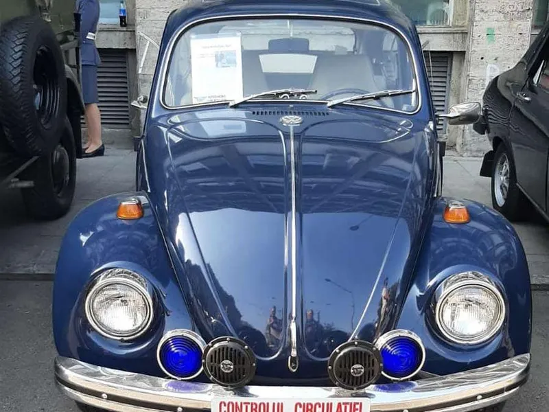 Mașinile Miliției pe vremea lui Ceaușescu: De la Volga, Beetle și Dacia, la BMW E3 și Jaguar - Foto: Facebook/Centrul Cultural al MAI