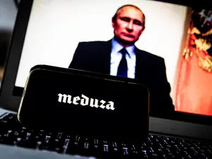 Putin, deranjat de reportajele publicaţiei independente Meduza. / Foto: valaszonline.hu