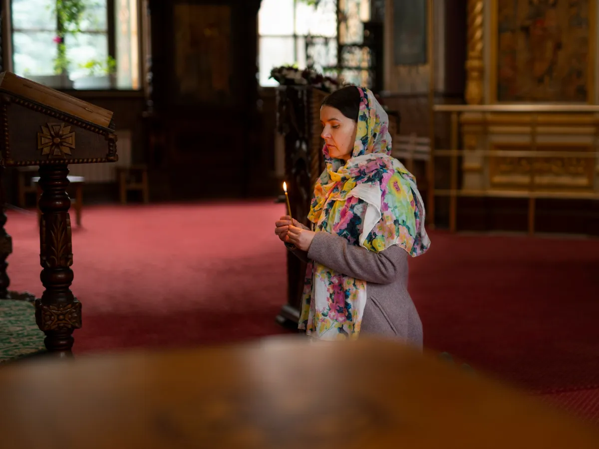 Sărbătoare 13 decembrie, cruce neagră. Sf. Ier. Dosoftei, mitropolitul Moldovei. Zi cu dezlegare la pește - Foto: Freepik (Imagine cu rol ilustrativ)