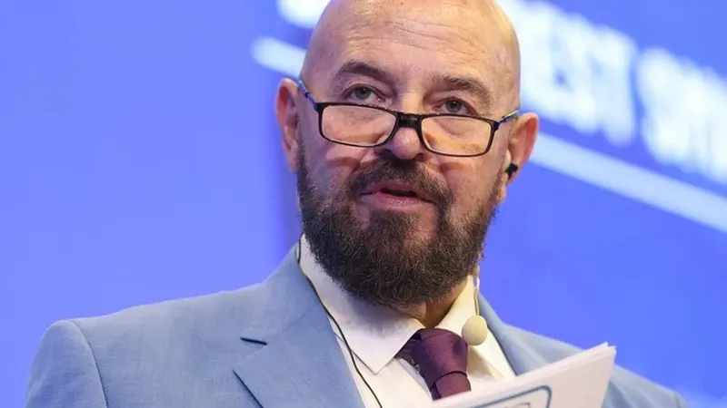 Piedone, pus șef la Protecția Consumatorului. Ca primar, a plătit 1.000.000.000 lei pe panseluțe: FOTO - Inquam(imagine cu rol ilustrativ)