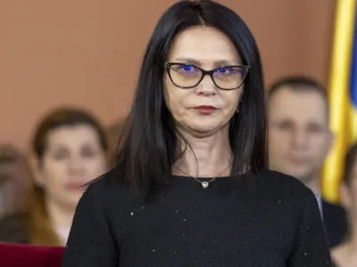 Judecătoarea Ionela Tudor, celebră pentru propoziţia „m-a sunat Lia”, se reîntoarce în magistratură, la 5 luni după pensionare