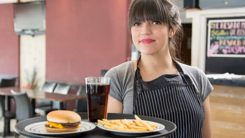 Un lanț de restaurante fast-food dă faliment. 7.000 de angajați, concediați. Ce urmează acum? - Foto: Freepik.com (rol ilustrativ)