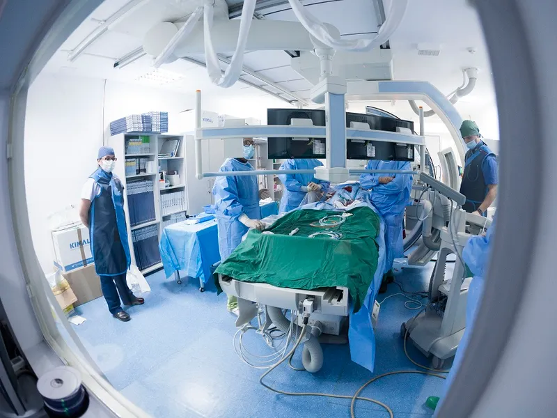 Medici în sala de operație Foto: INQUAM PHOTOS/Cornel Putan