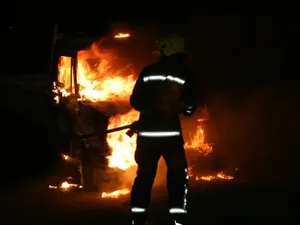 Incendiu violent la un depozit de fier vechi din Buzău. Focul s-a extins pe 200 mp - Foto: Profimedia images - Caracter ilustrativ