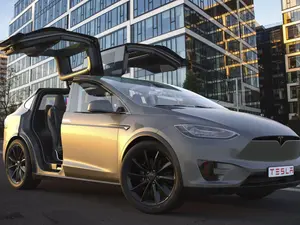 Tesla, obligată să cheme în service 55.000 de mașini electrice Model X. Problema e legată de frâne - Foto: Profimedia Images