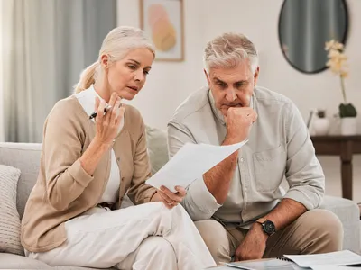 1.900.000 pensionari vor pierde 200 lei la pensie. Statul le va lua pensionarilor 760.000.000€ pe an - Foto: Freepik